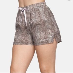 Outdoor voices doing things shorts